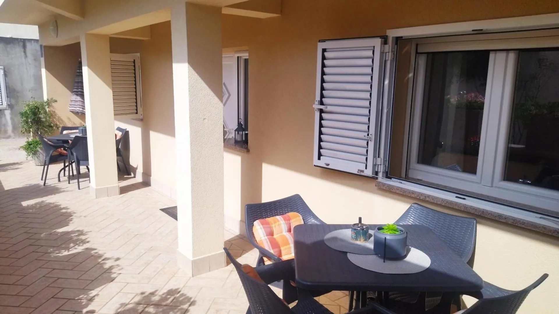 Apartment Dunja Povljana